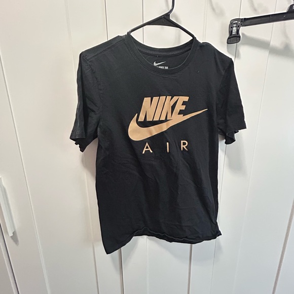 Nike Black Tee with White Swoosh - Picture 1 of 4